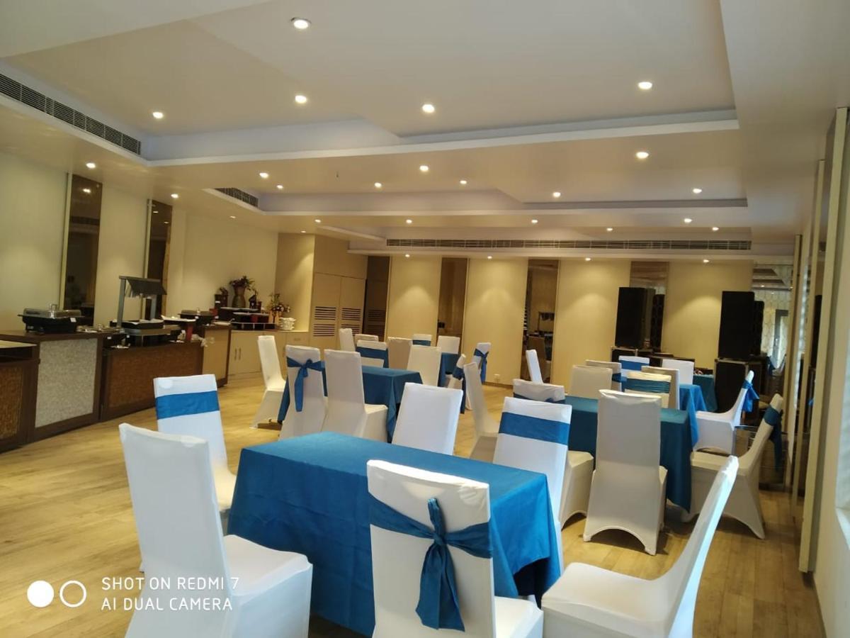 Kingston Resort Kanpur Exterior photo