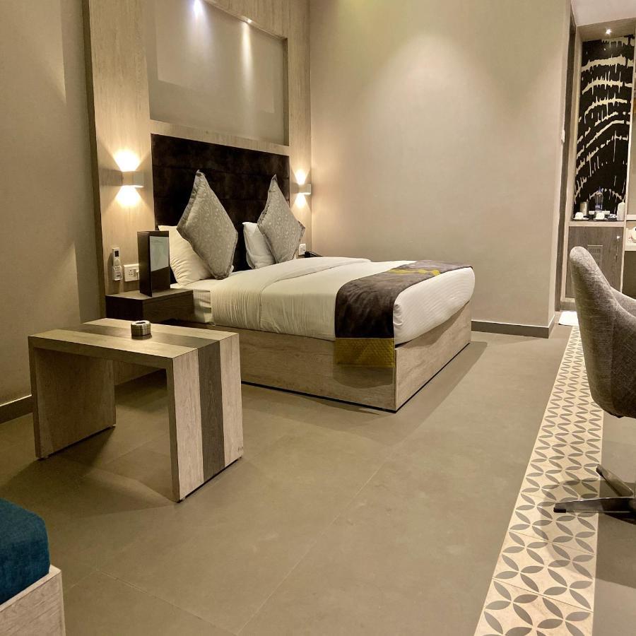 Kingston Resort Kanpur Exterior photo